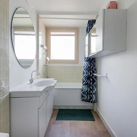 Le 8eme Art - 4 Chambres, Grand Espace, Balcon & Parking Gratuit Inclus Apartment