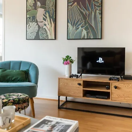 Le 8eme Art - Ps4 Pour Long Sejour, 4 Chambres, Grand Espace, Balcon & Parking Gratuit Inclus *