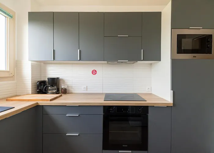 Le 8e Art - 8 Personnes, 4 Chambres, Ideal Groupes, Parking, Wifi