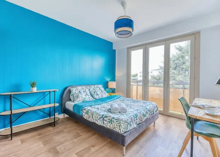 Lägenhet Le 8eme Art - Ps4 Pour Long Sejour, 4 Chambres, Grand Espace, Balcon & Parking Gratuit Inclus